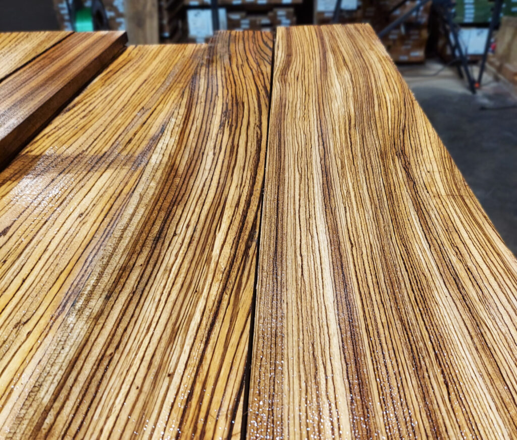 4/4 Zebrano grain.